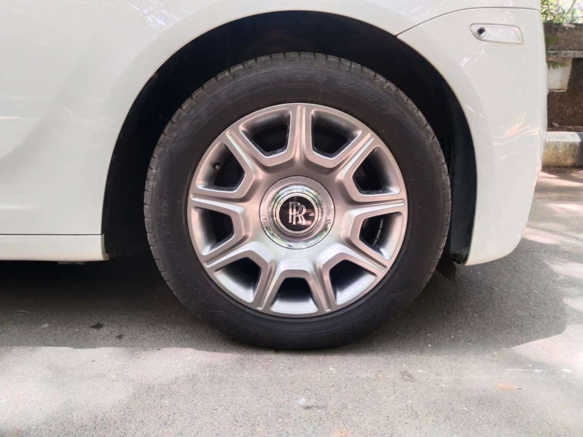 Rolls-Royce  Ghost Series - Image 13