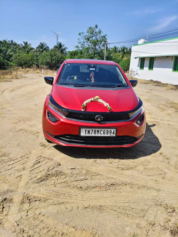 Tata Altroz XM
