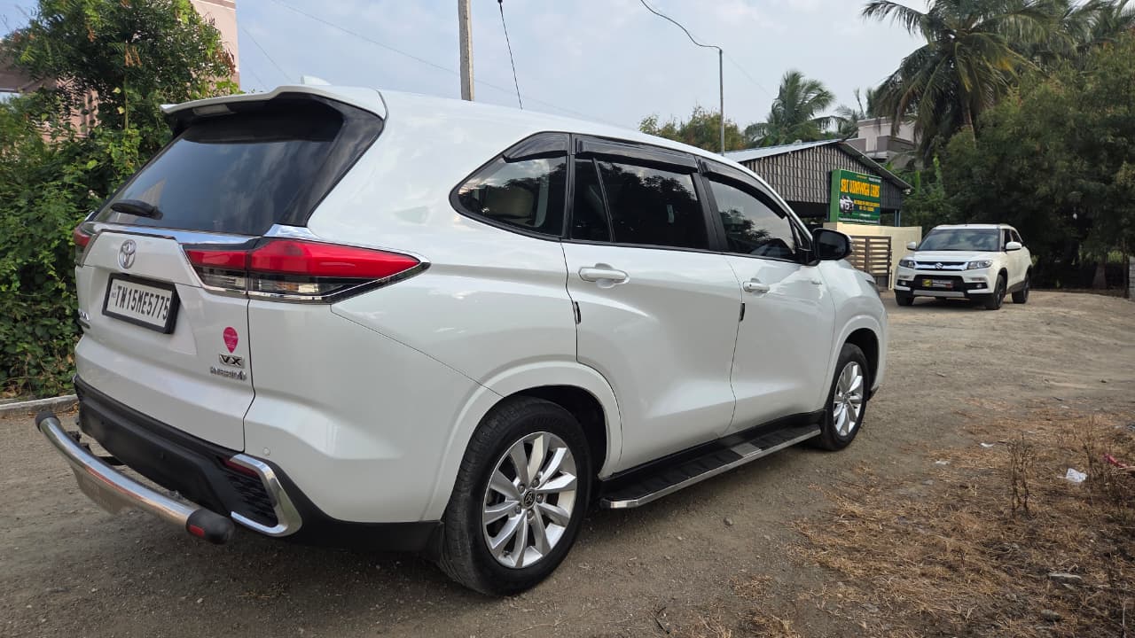 Toyota Innova Hycross VX (O) Hybrid 7 STR