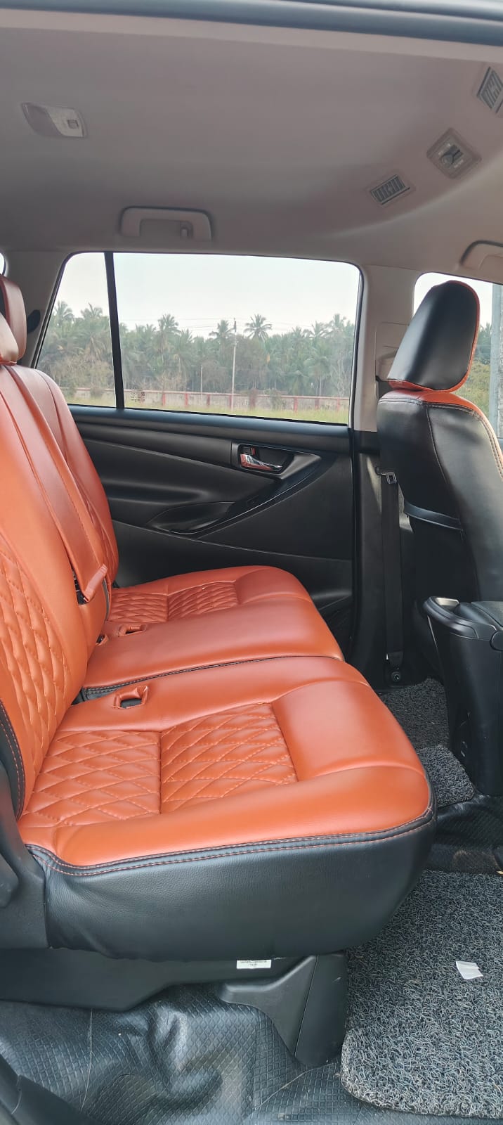 Toyota Innova Crysta 2.4 GX 8 STR