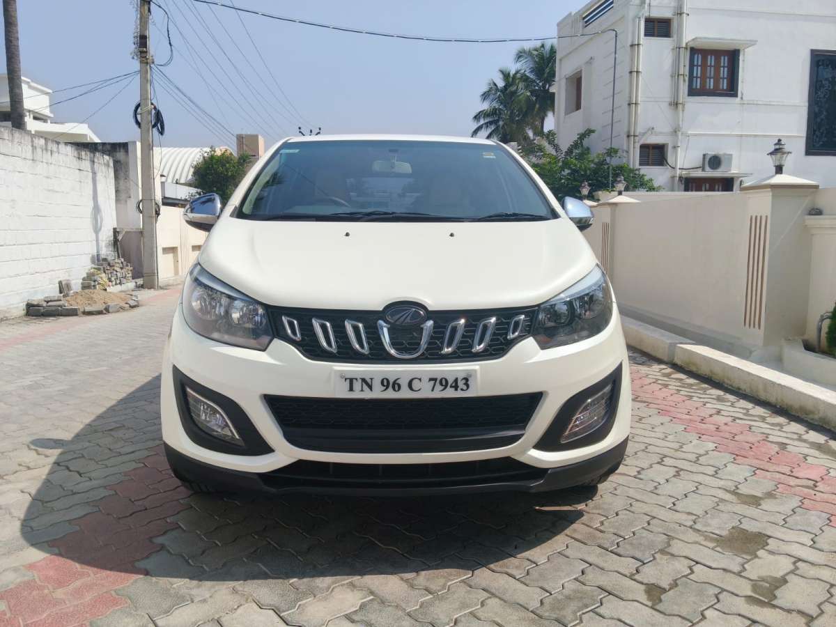 Mahindra Marazzo M2