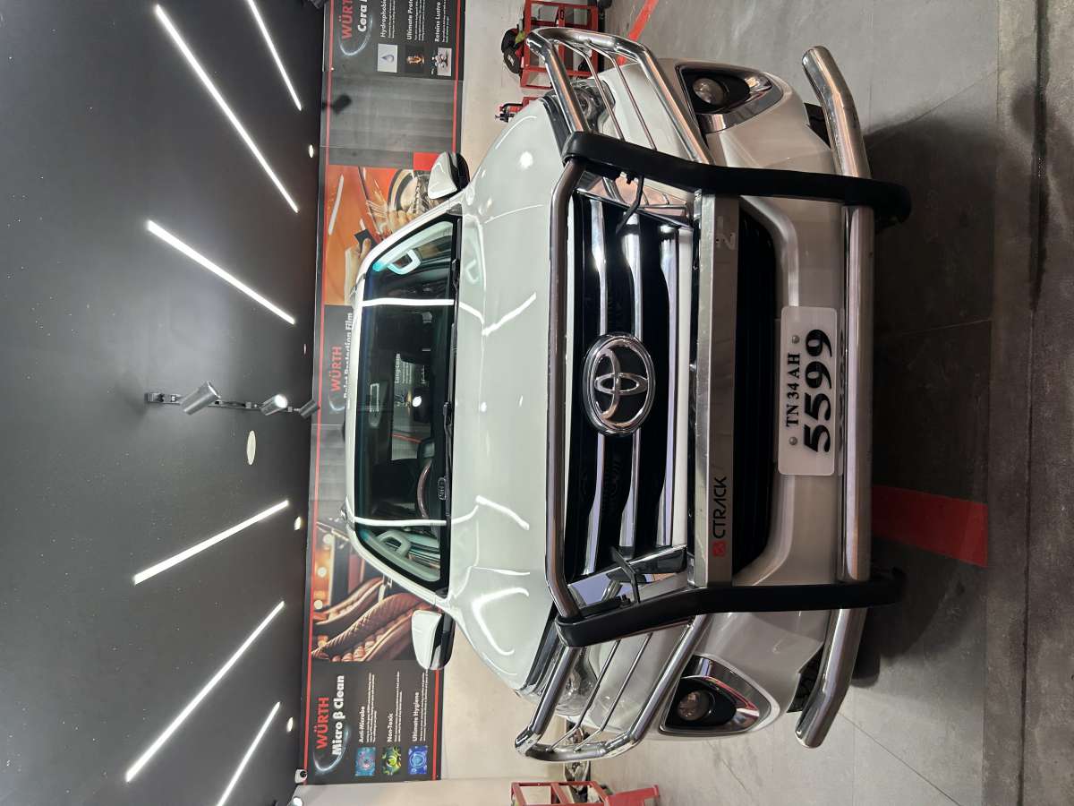 Toyota Fortuner 2.8 2WD MT