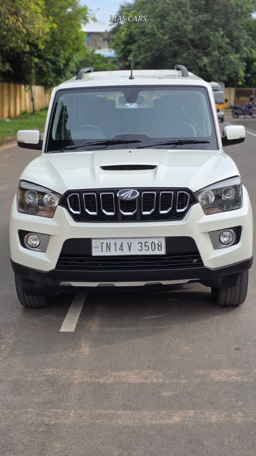 Mahindra Scorpio S11