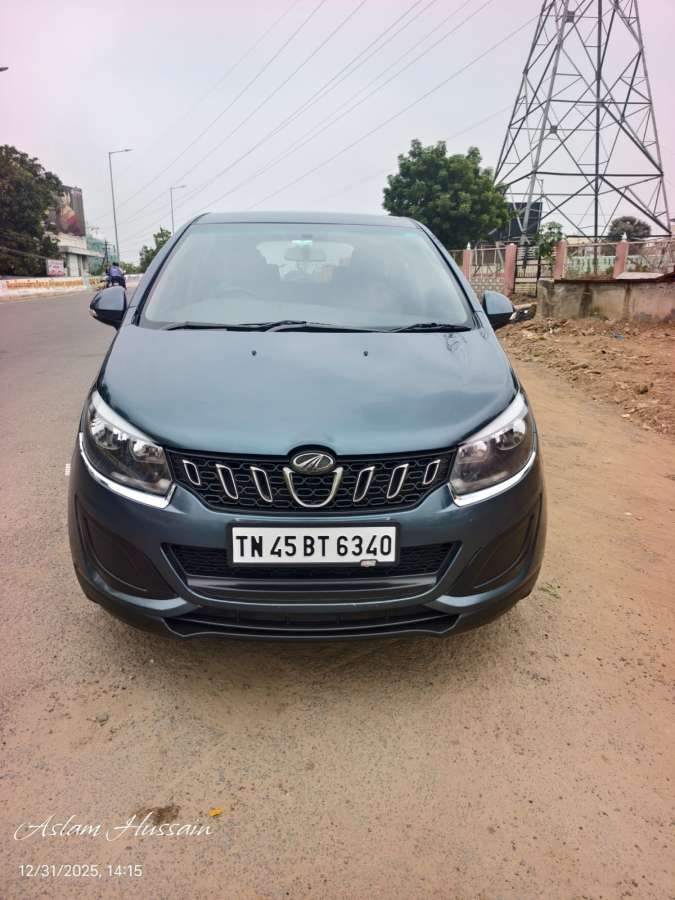 Mahindra Marazzo M2