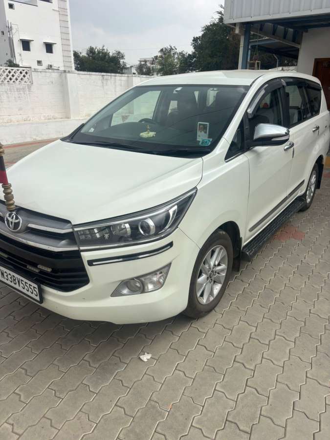 Toyota Innova Crysta 2.4 GX MT BSIV