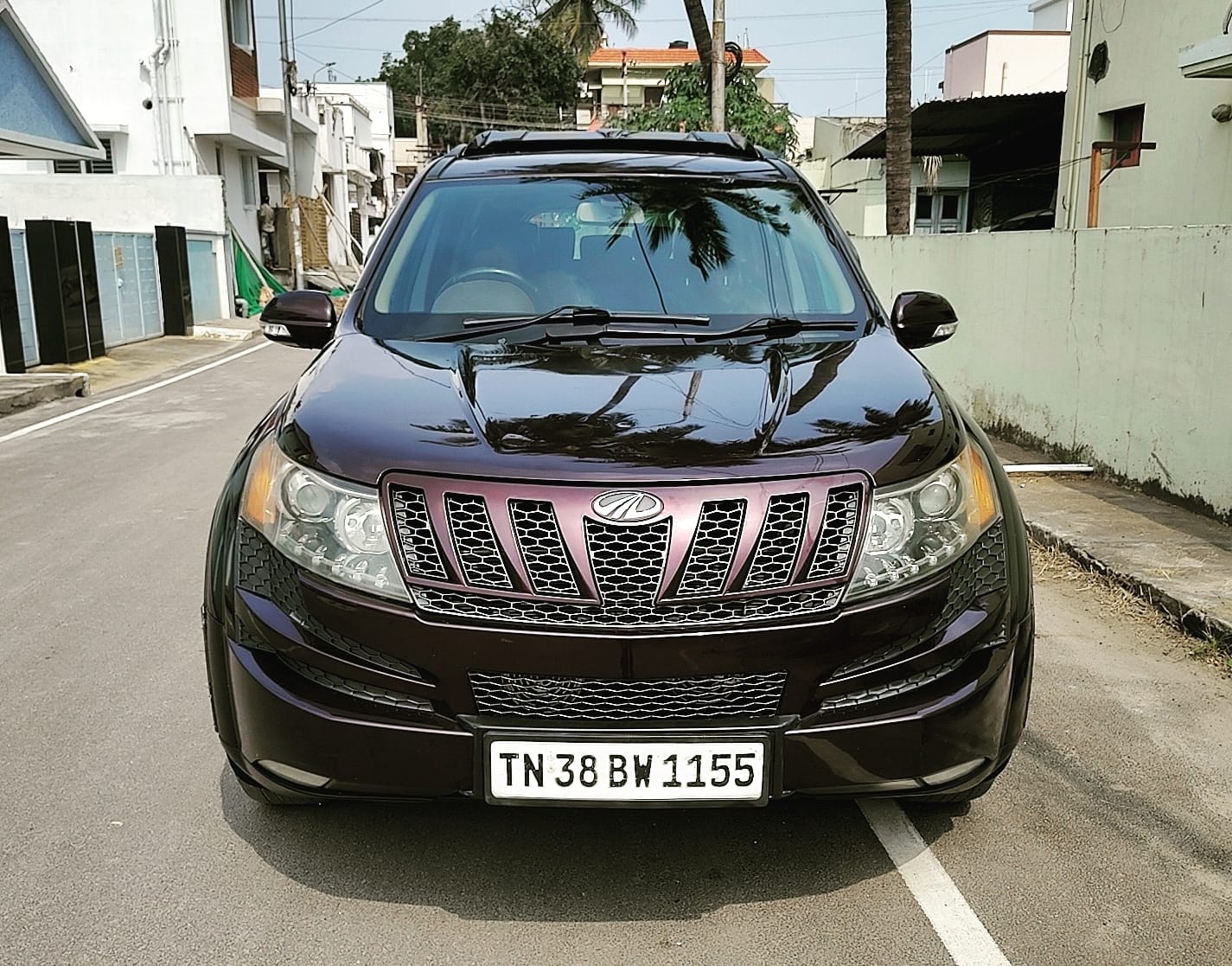 Mahindra XUV500 W8