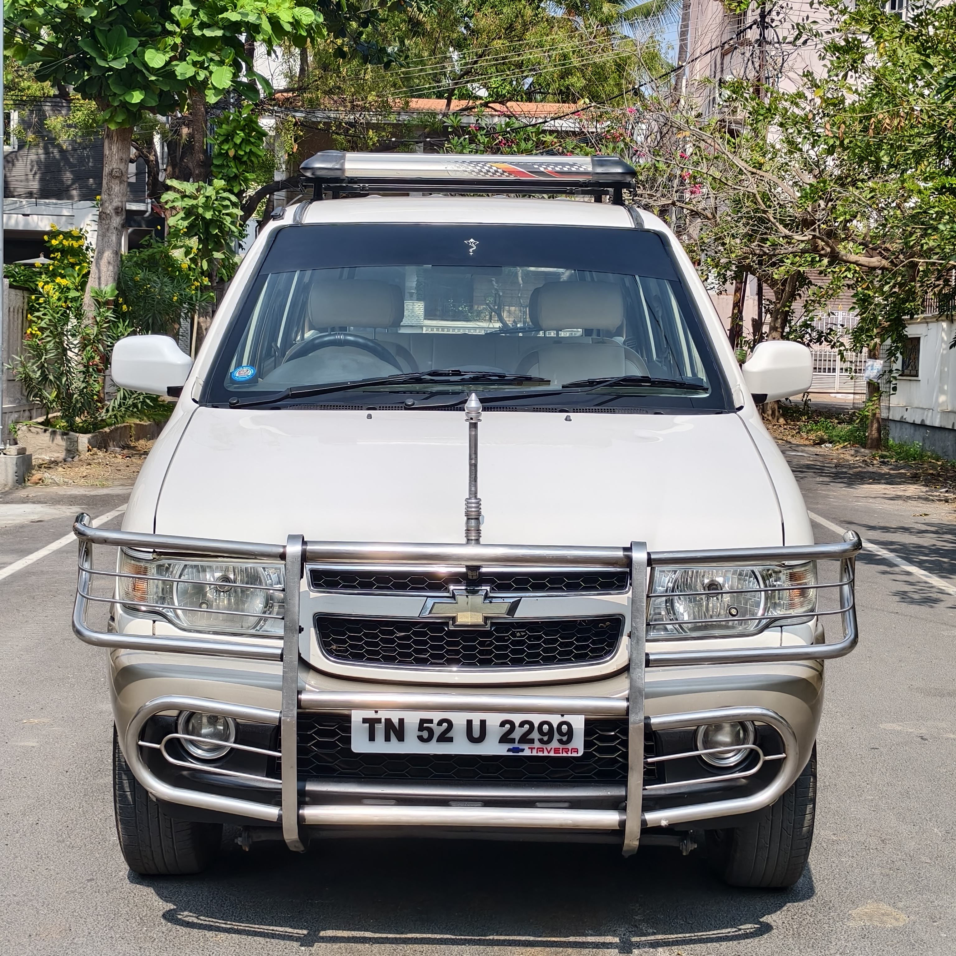 Chevrolet Tavera Neo 3 LT 7 C STR BS IV