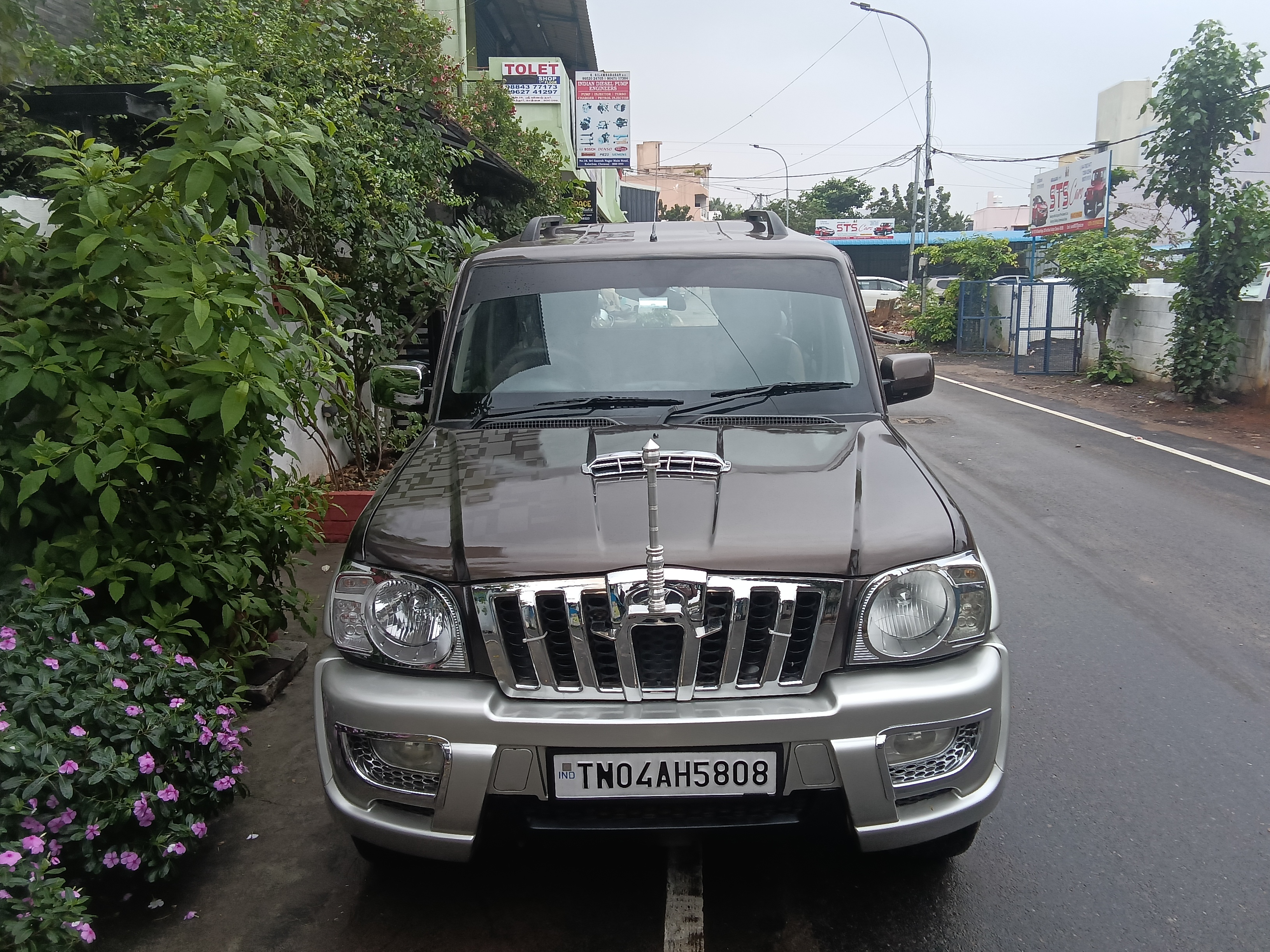 Mahindra Scorpio VLX