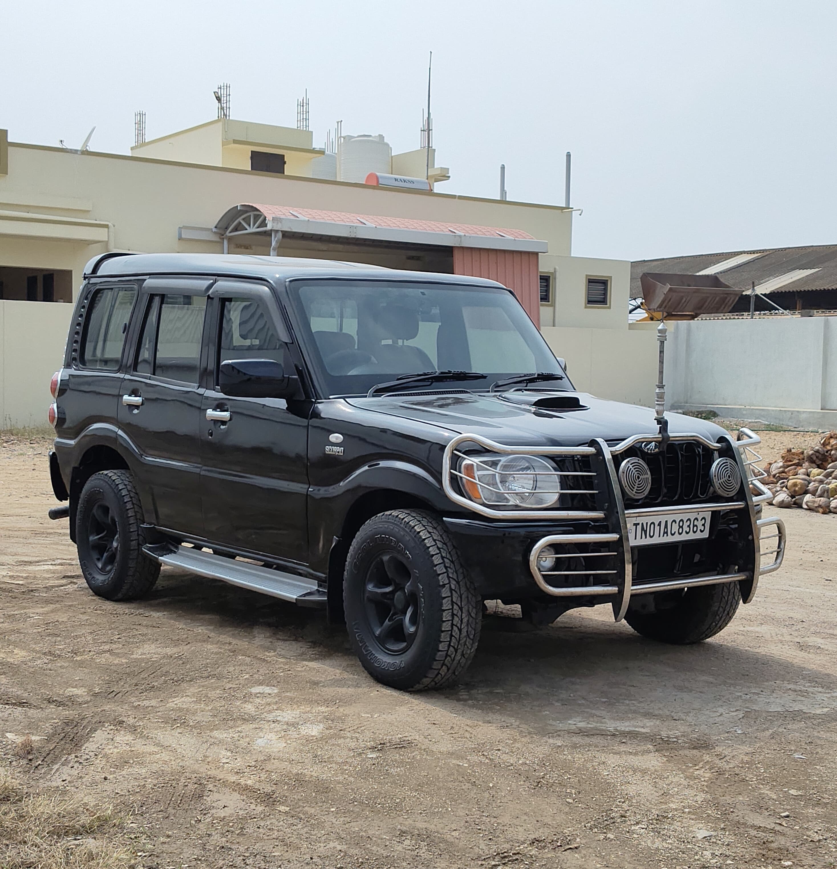Mahindra Scorpio 2.6 Turbo 9 STR