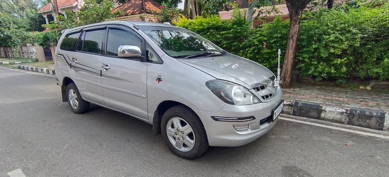 Toyota Innova 2.5 V