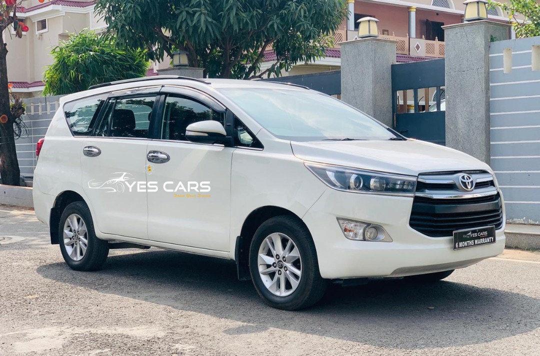 Toyota Innova Crysta 2.4 V