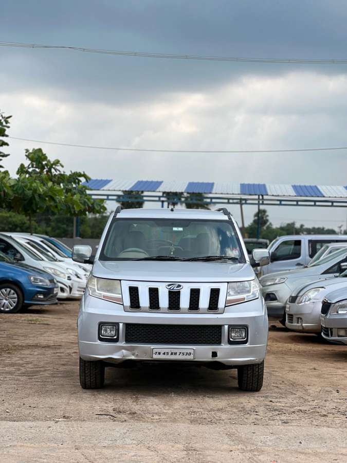 Mahindra TUV300 T8
