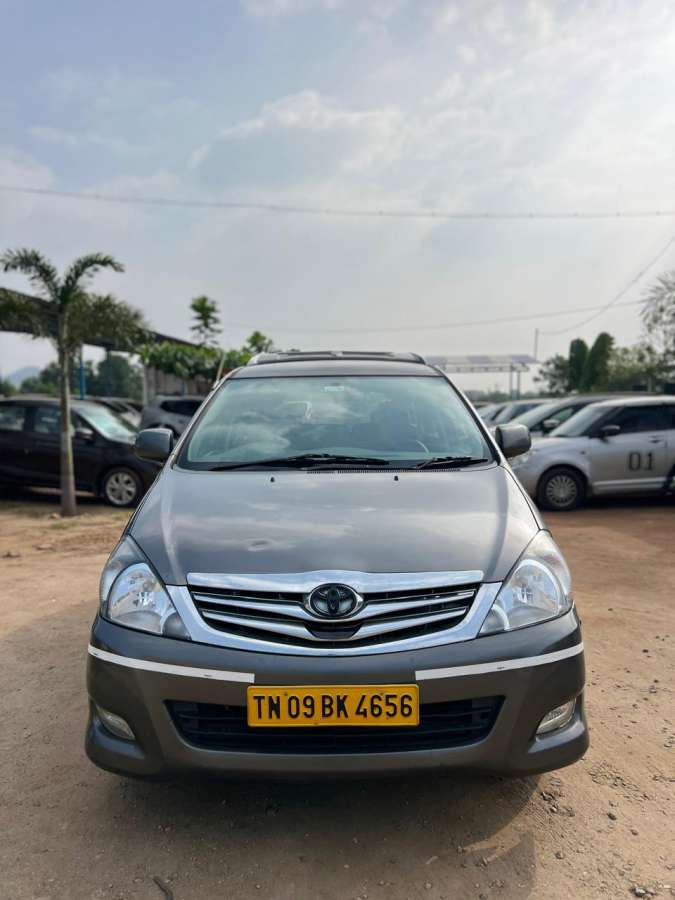 Toyota Innova 2.5 V 7 STR