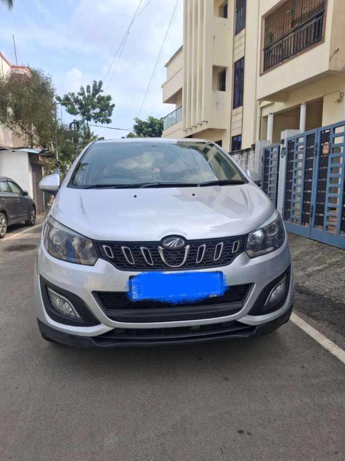 Mahindra Marazzo M6 Plus