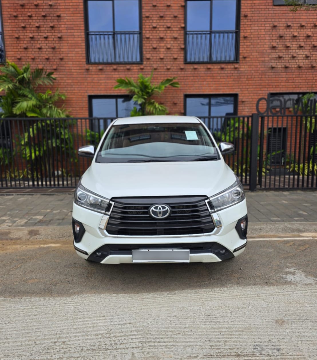 Toyota Innova 2.5 Z 7 STR