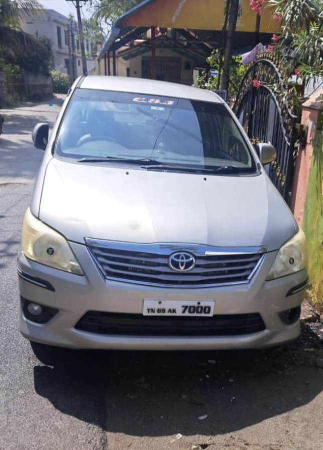 Toyota Innova 2.5 V 7 STR