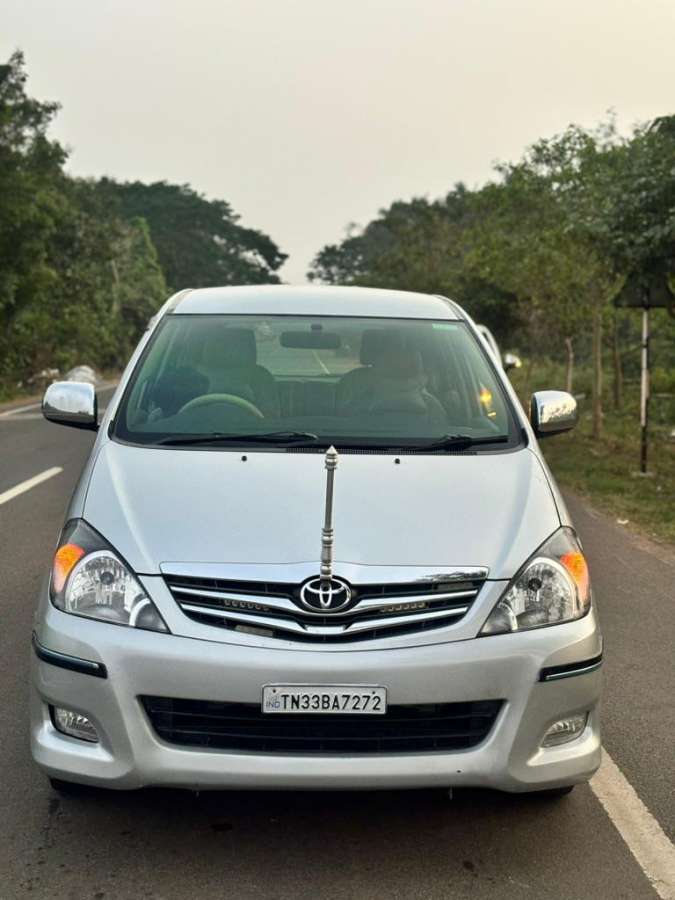 Toyota Innova 2.5 V 7 STR