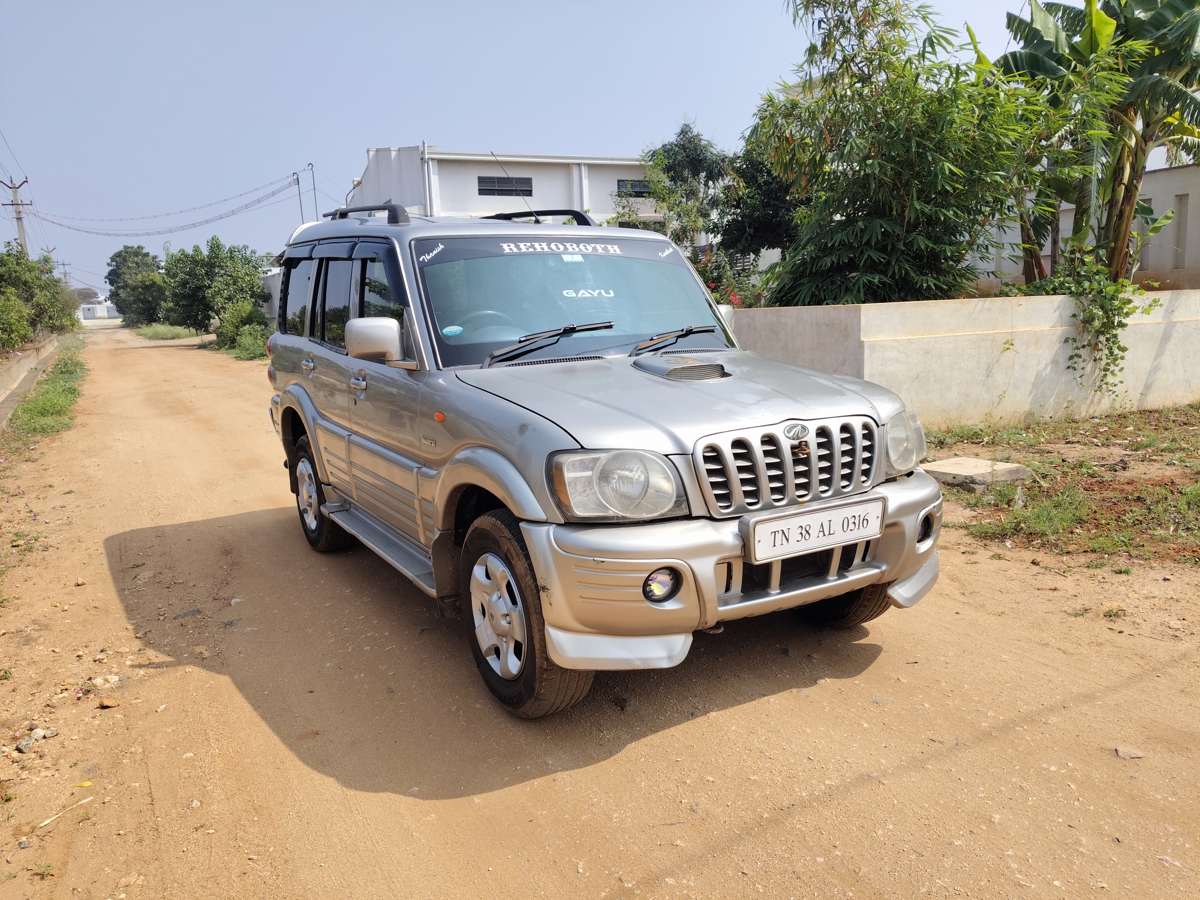 Mahindra Scorpio VLX