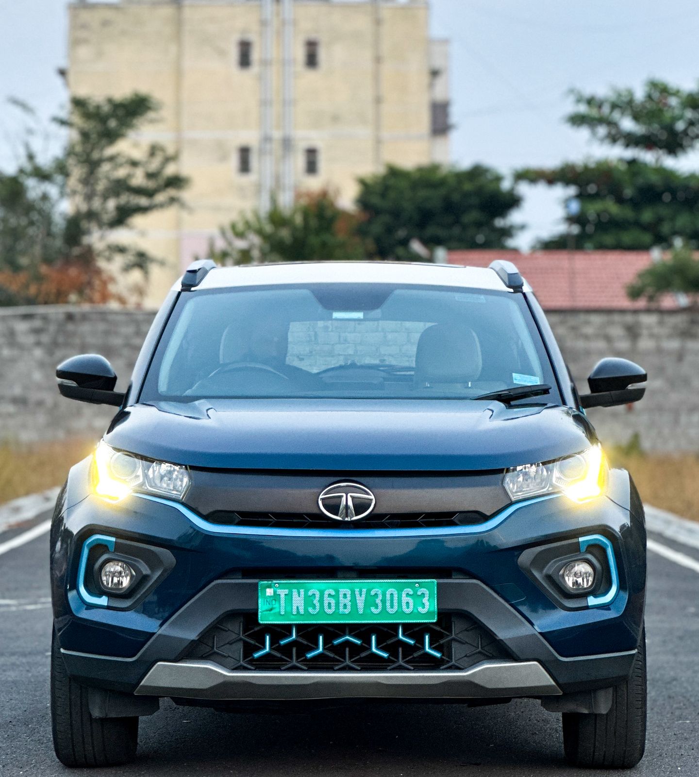 Tata Nexon XZ Plus Dual Tone