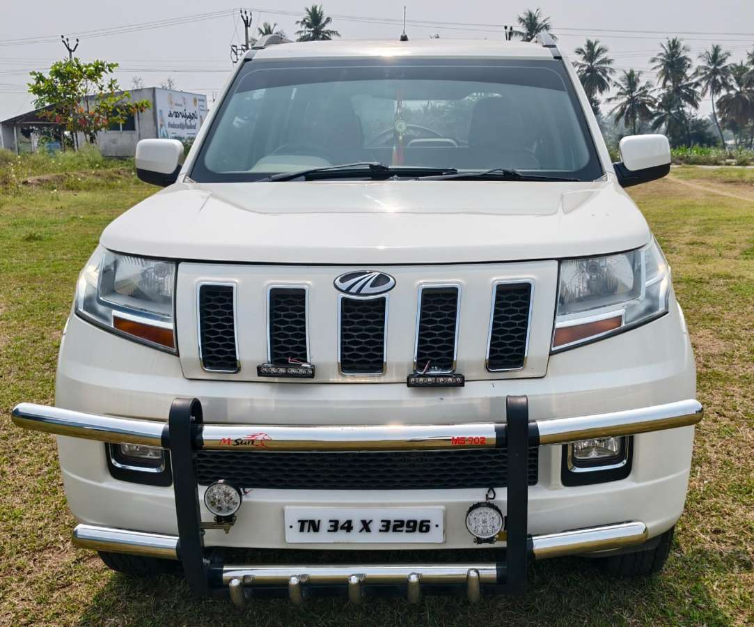 Mahindra TUV 300 T8
