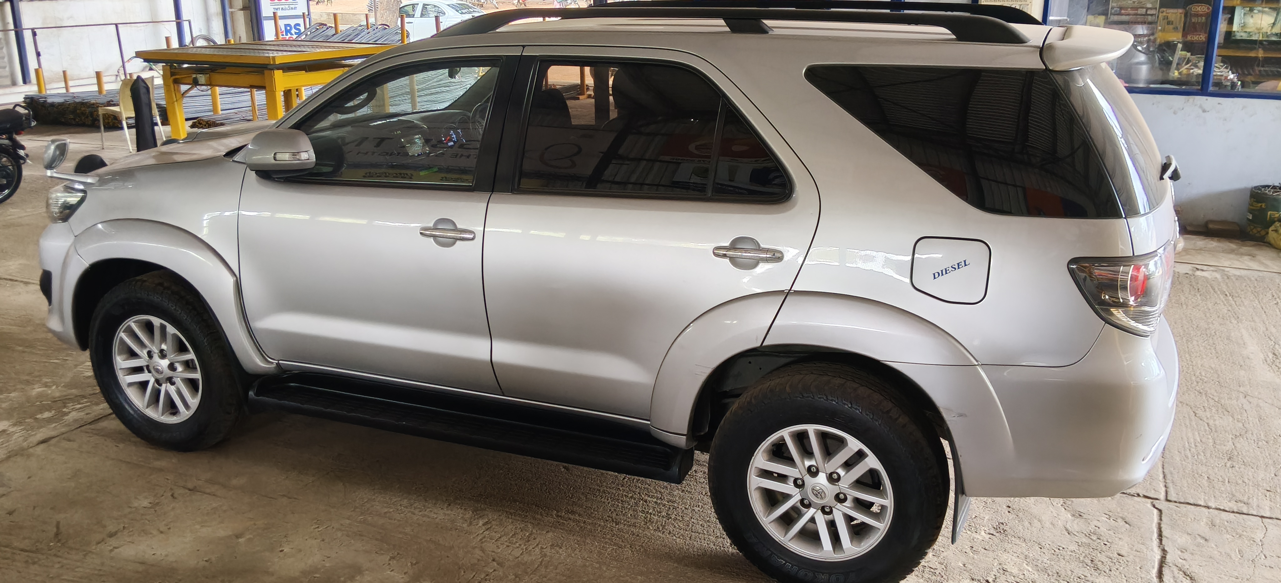 Toyota Fortuner 4X2 MT