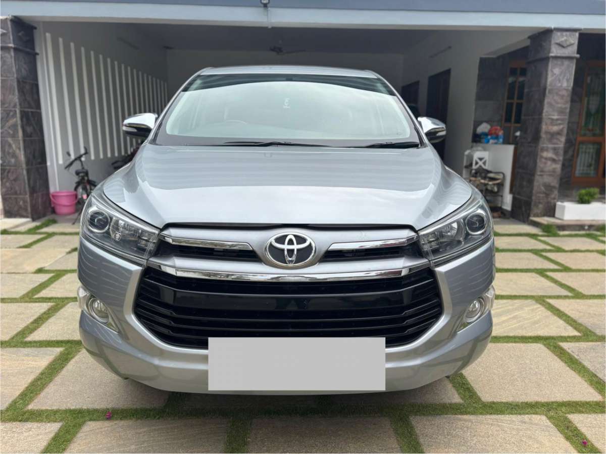 Toyota Innova Crysta 2.4 ZX 7 STR