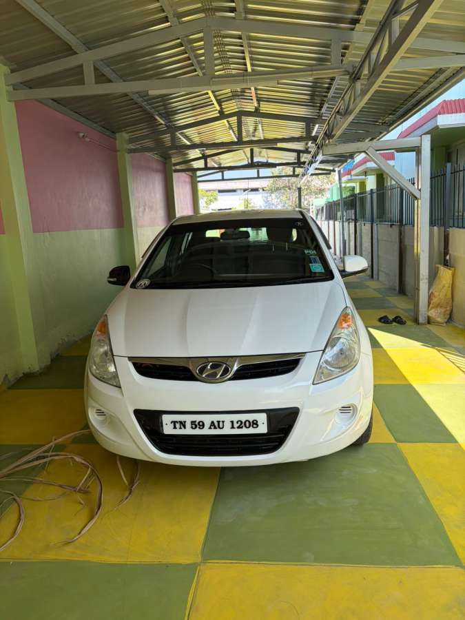 Hyundai i20 1.2 Sportz (O)