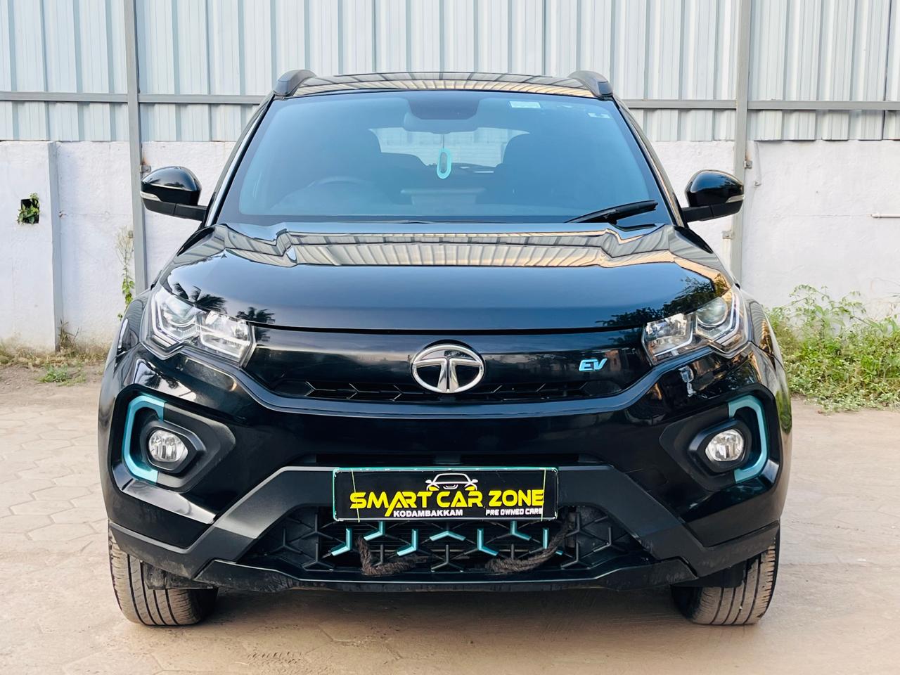 Tata Nexon EV XZ Plus LUX Dark Edition