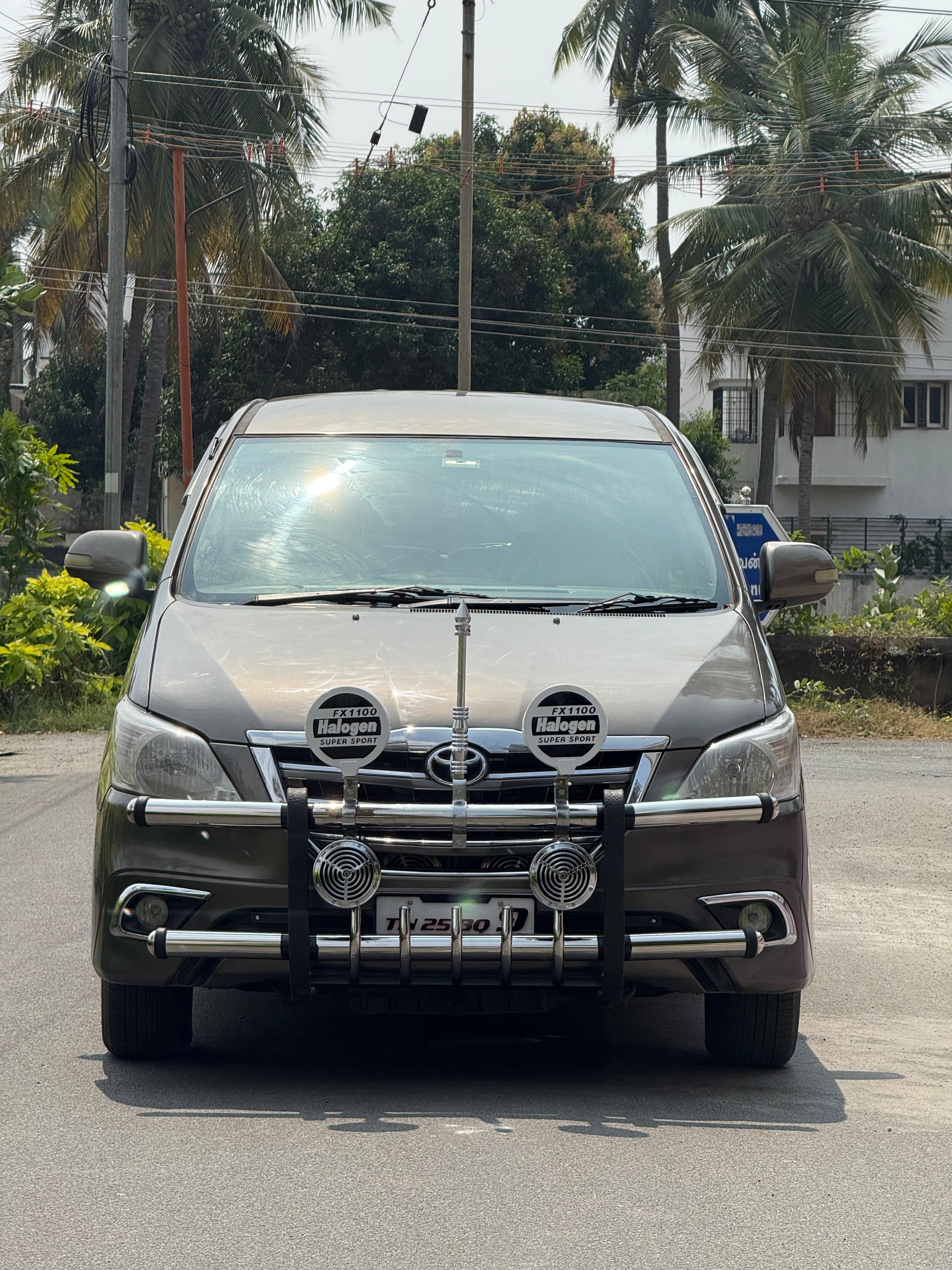 Toyota Innova 2.5 Z 7 STR