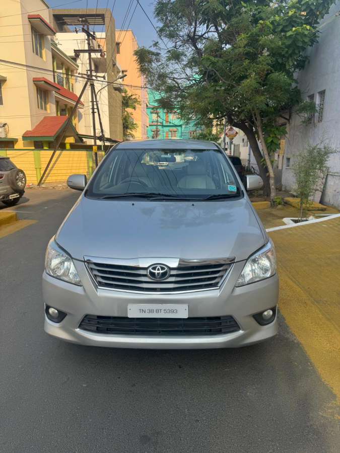 Toyota Innova 2.5 V 7 STR