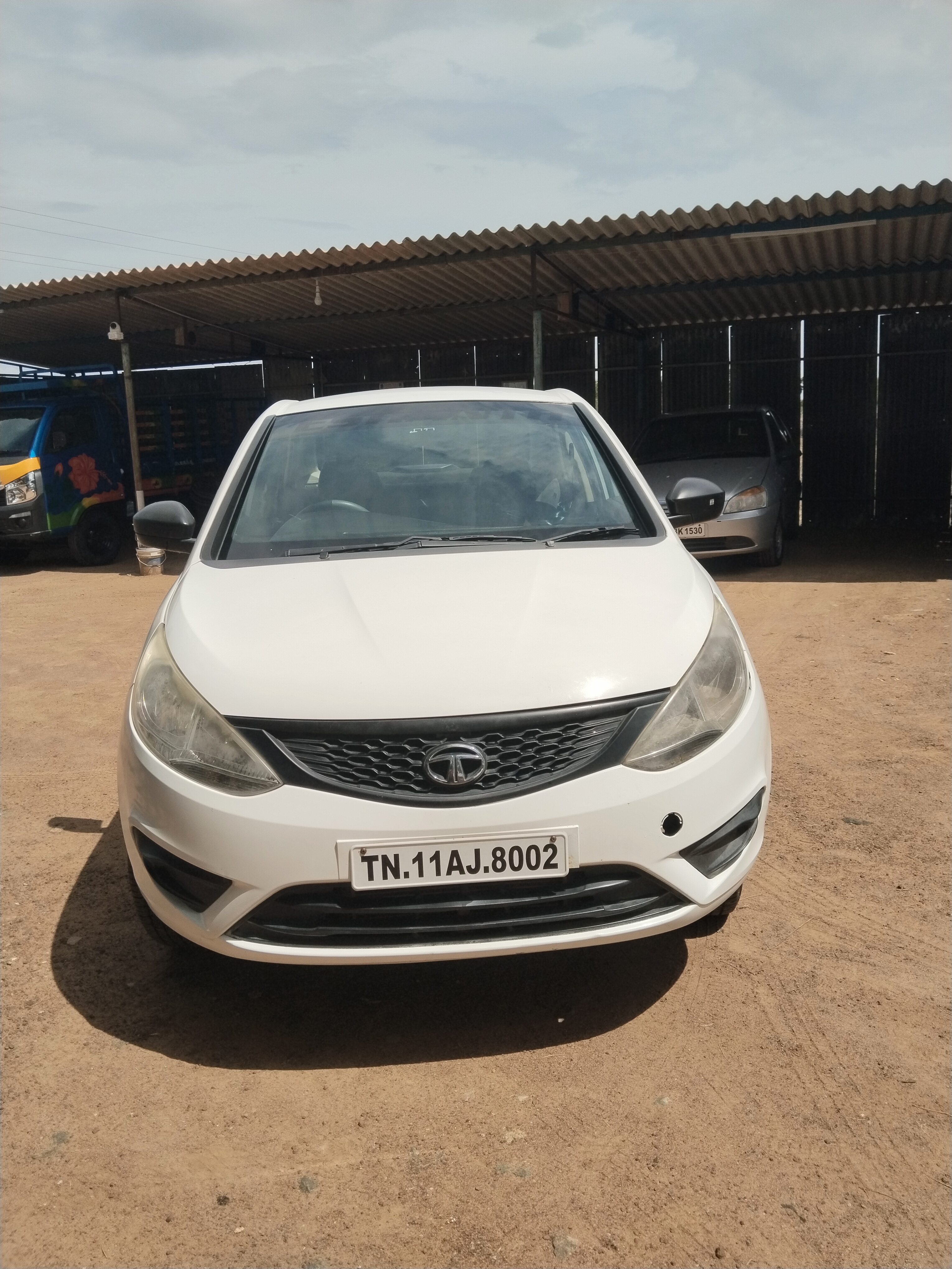 Tata Zest 1.3 XE Qudrajet 75 Ps