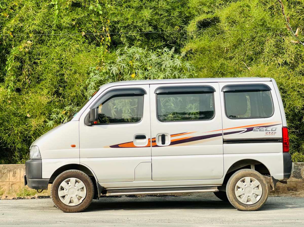 Maruti Suzuki Eeco 5 STR Ac