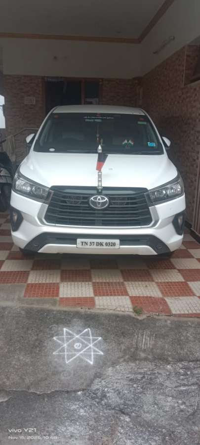 Toyota Innova Crysta 2.4 GX 7 STR