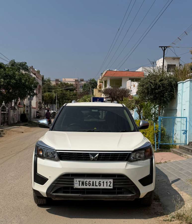 Mahindra XUV300 W4