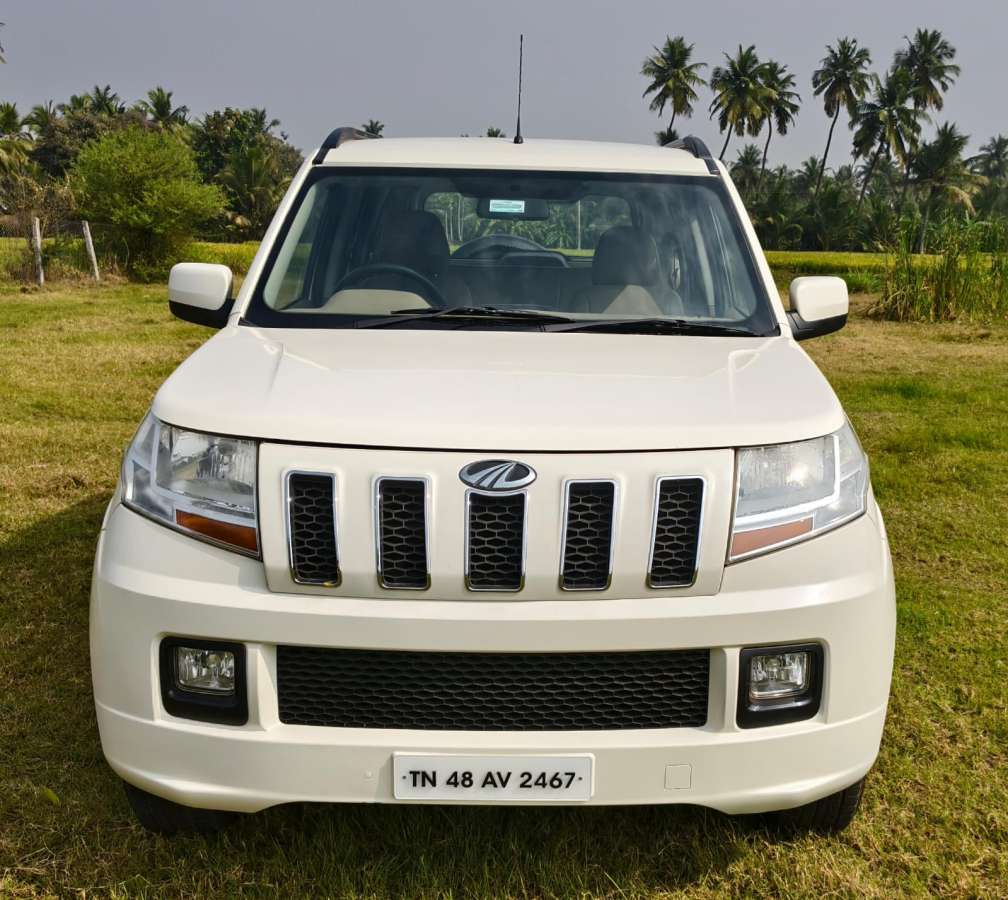 Mahindra TUV 300 T8