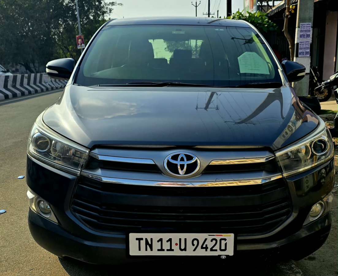 Toyota Innova Crysta 2.4 V