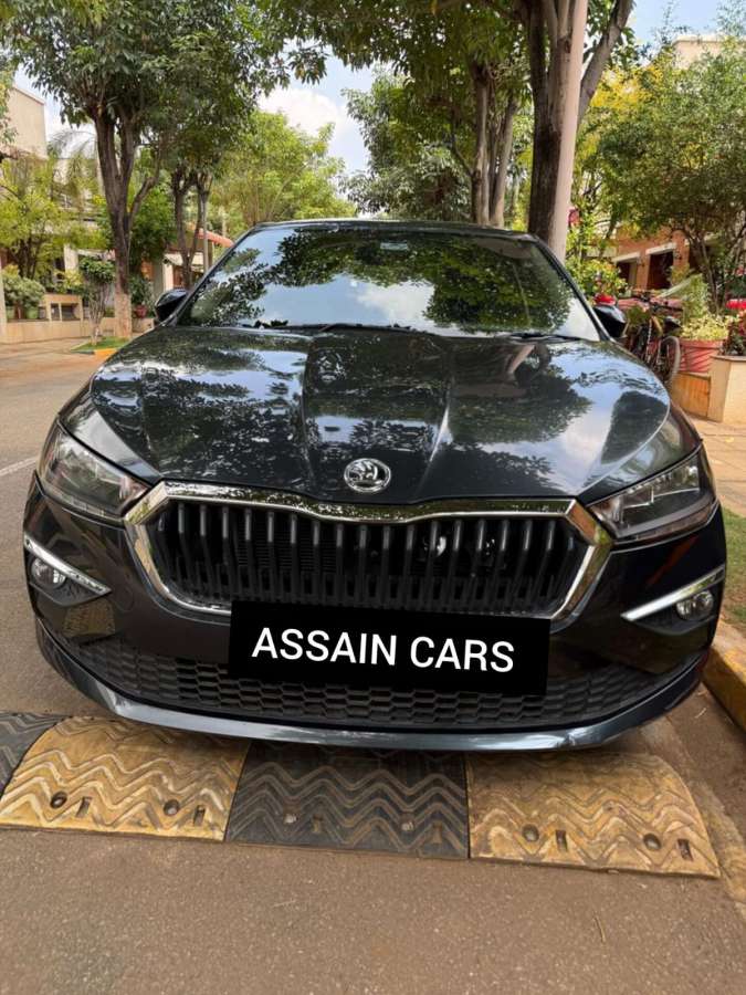 Skoda SLAVIA Classic 1.0L TSI MT