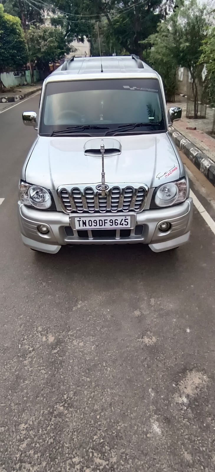 Mahindra Scorpio LX