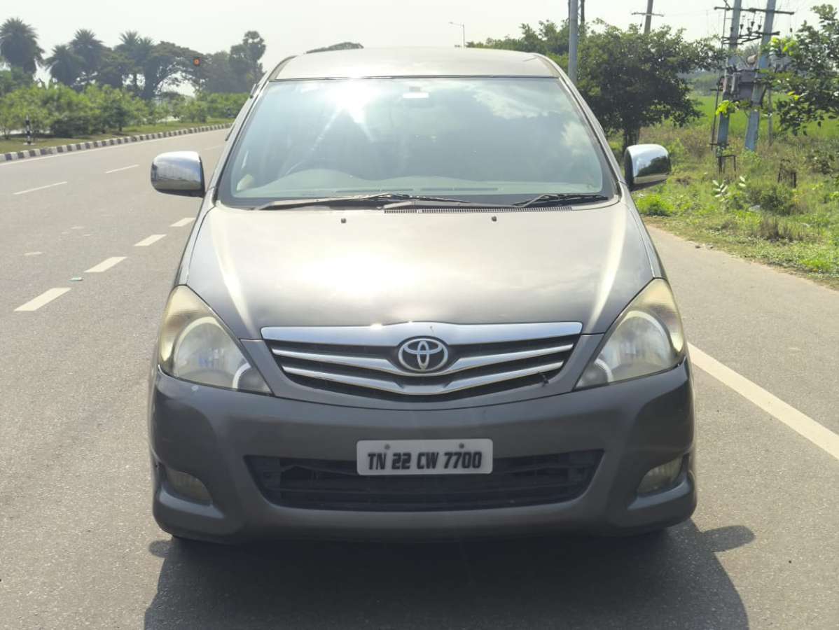 Toyota Innova 2.5 V 7 STR
