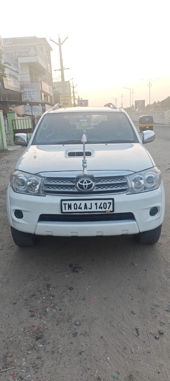 Toyota Fortuner 3.0 4X4 MT