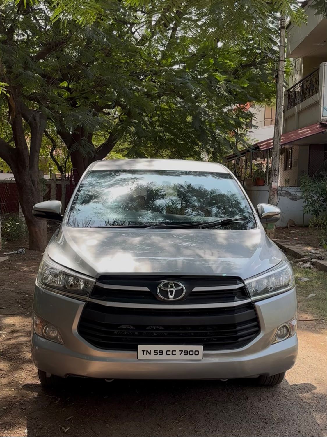 Toyota Innova Crysta 2.4 G MT