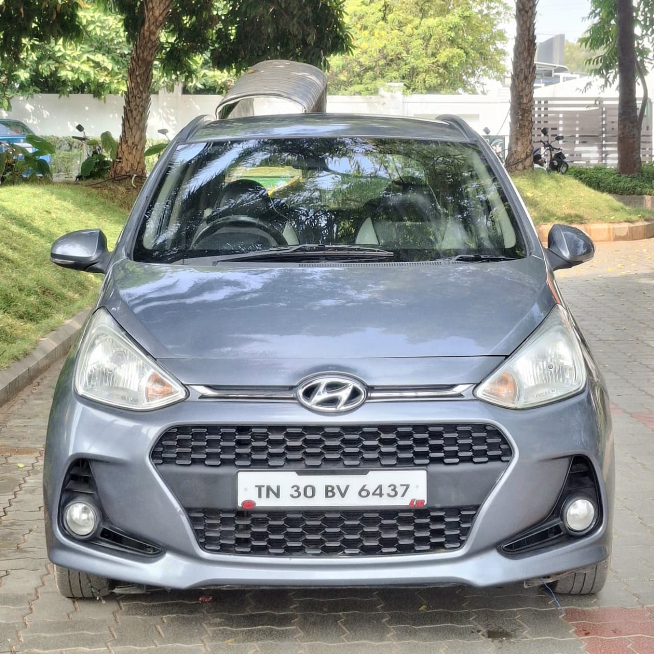 Hyundai i10 Sportz Option