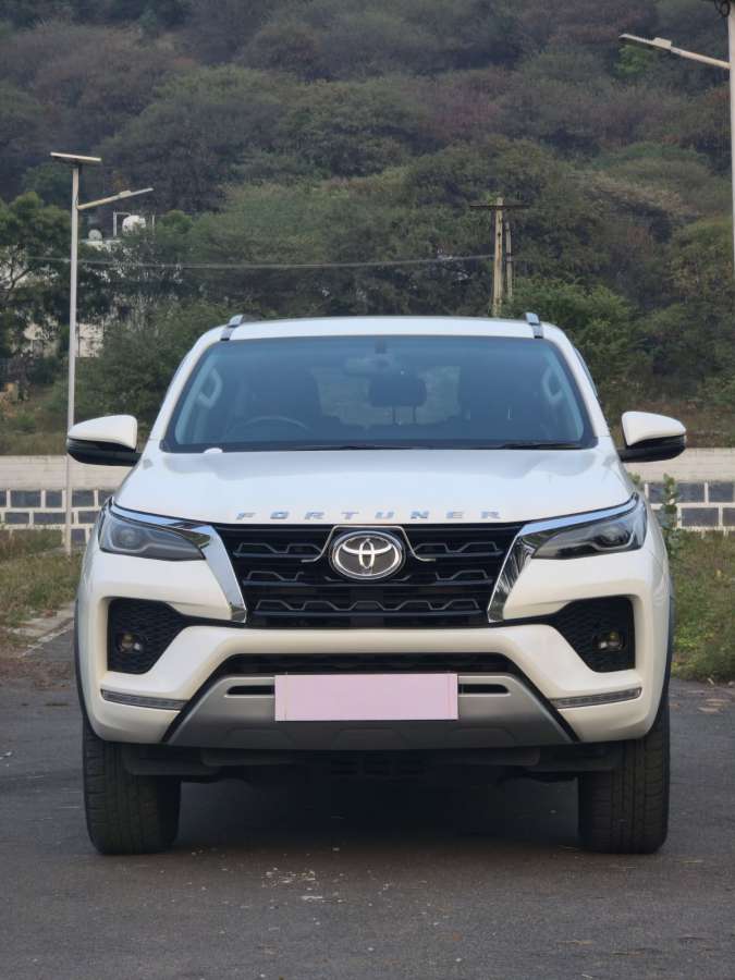 Toyota Fortuner 4X2 MT