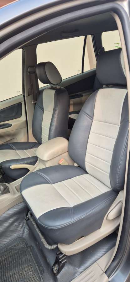 Toyota Innova - Image 1