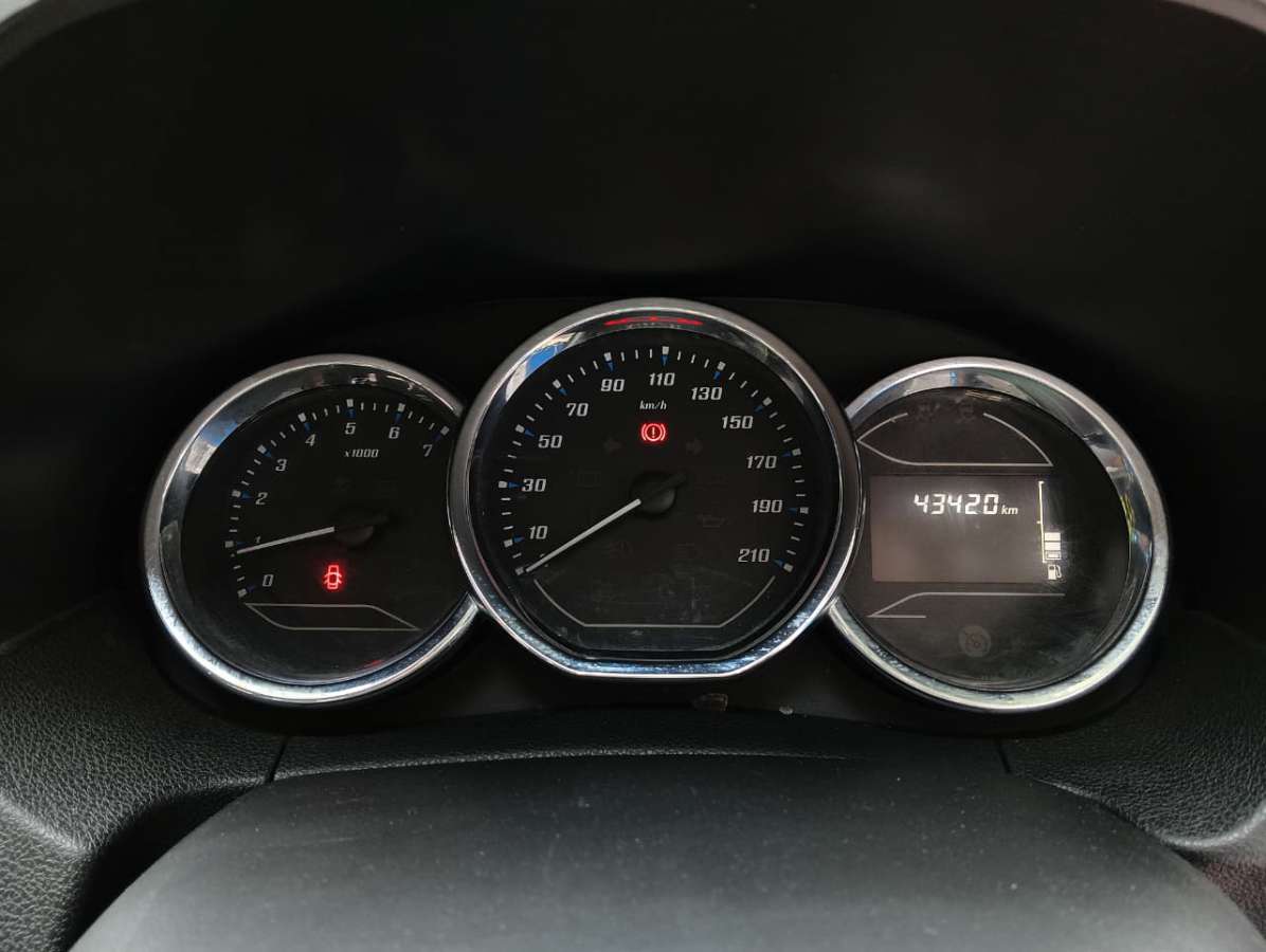 Renault Duster - Image 2