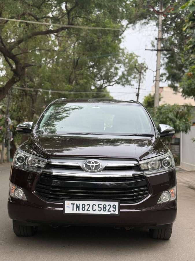Toyota Innova Crysta 2.4 GX 7 STR