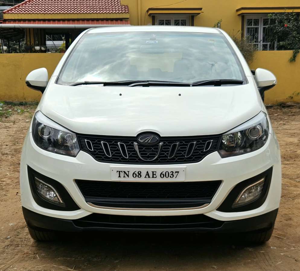Mahindra Marazzo M6 Plus