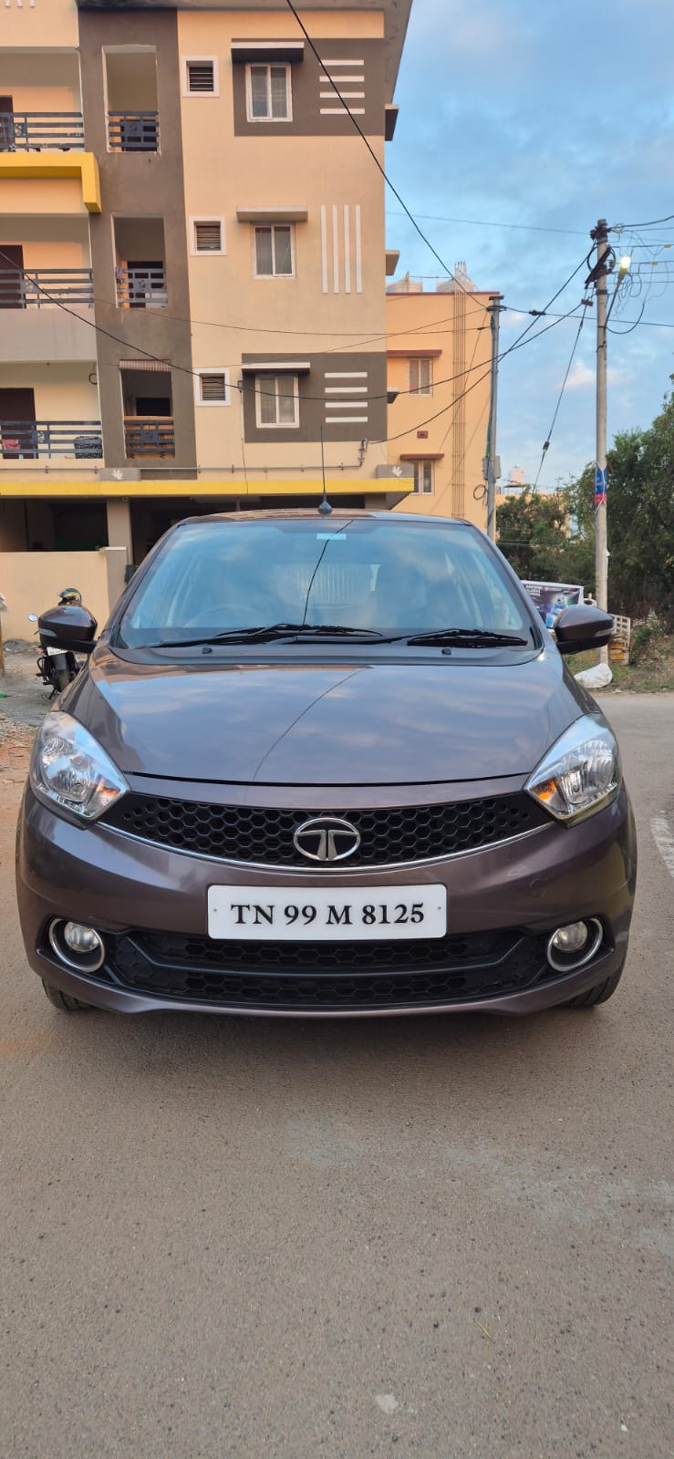 Tata Tiago XZA