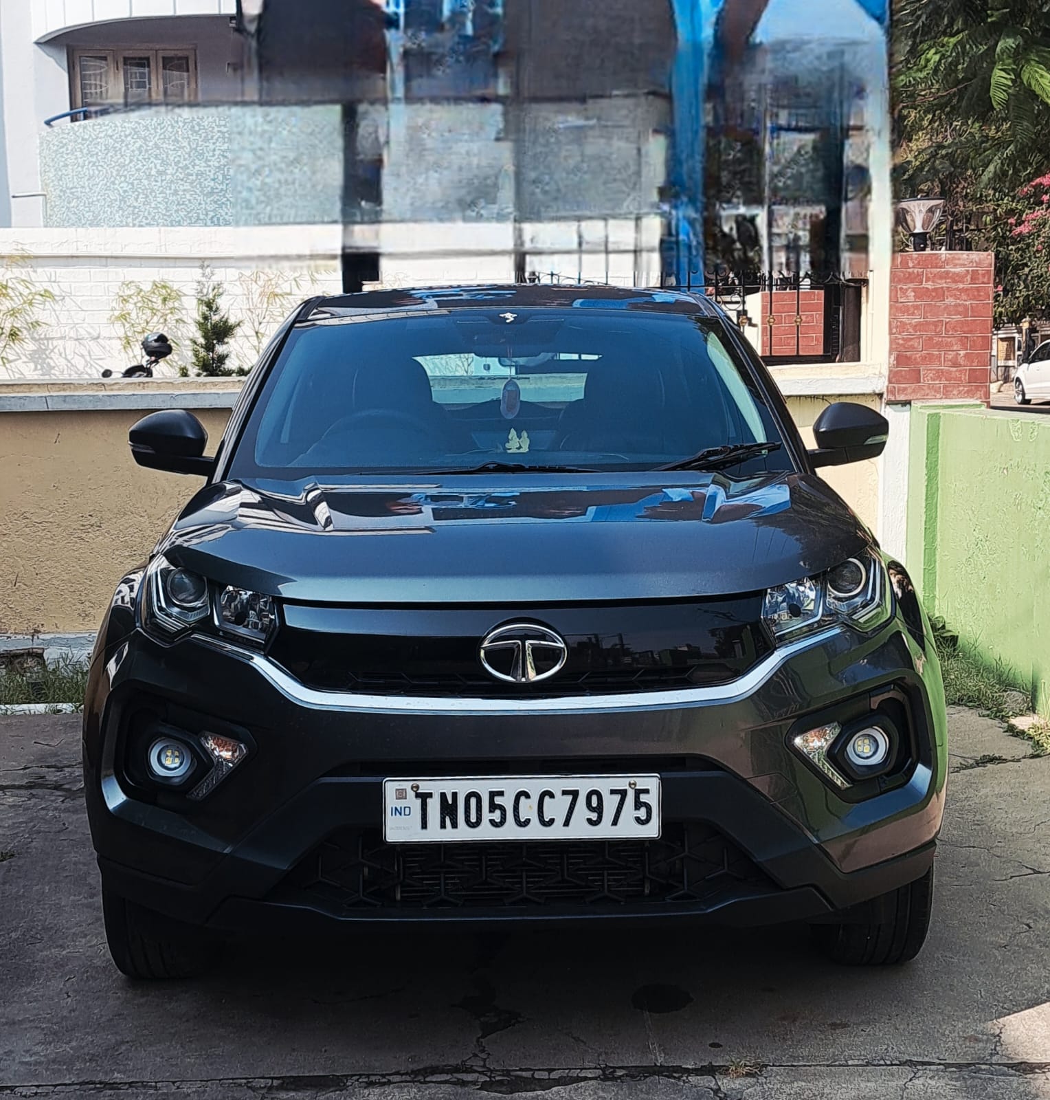 Tata Nexon XE