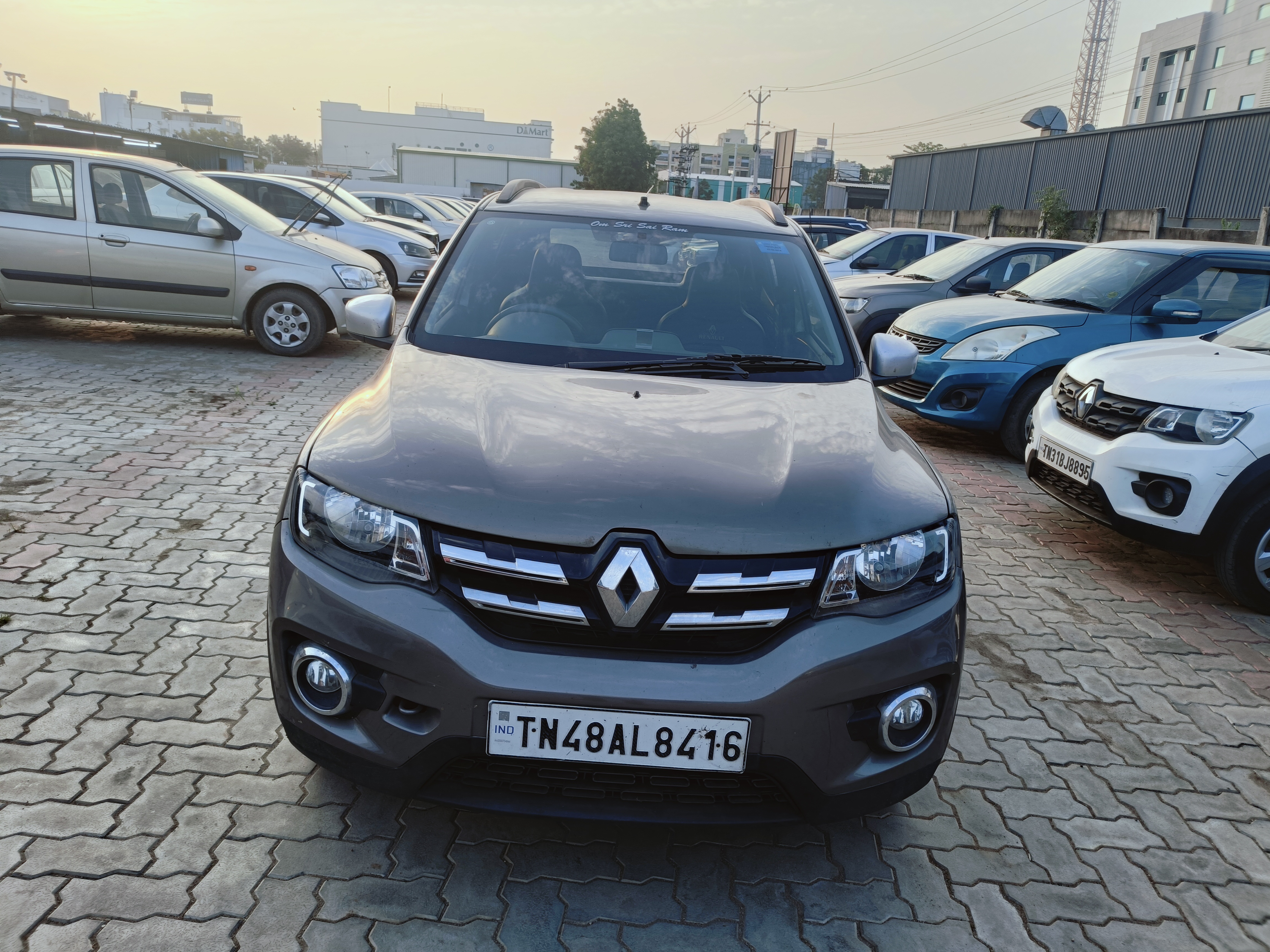 Renault Kwid 1.0 RXT Easy - R AT